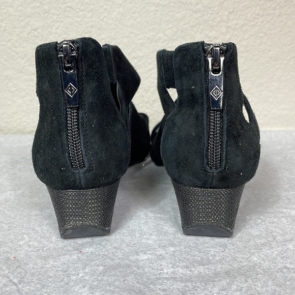 New Donald Pliner Vela Black Suede Criss Cross Strappy Sandals Low Wedge Sz 7 - Picture 6 of 12